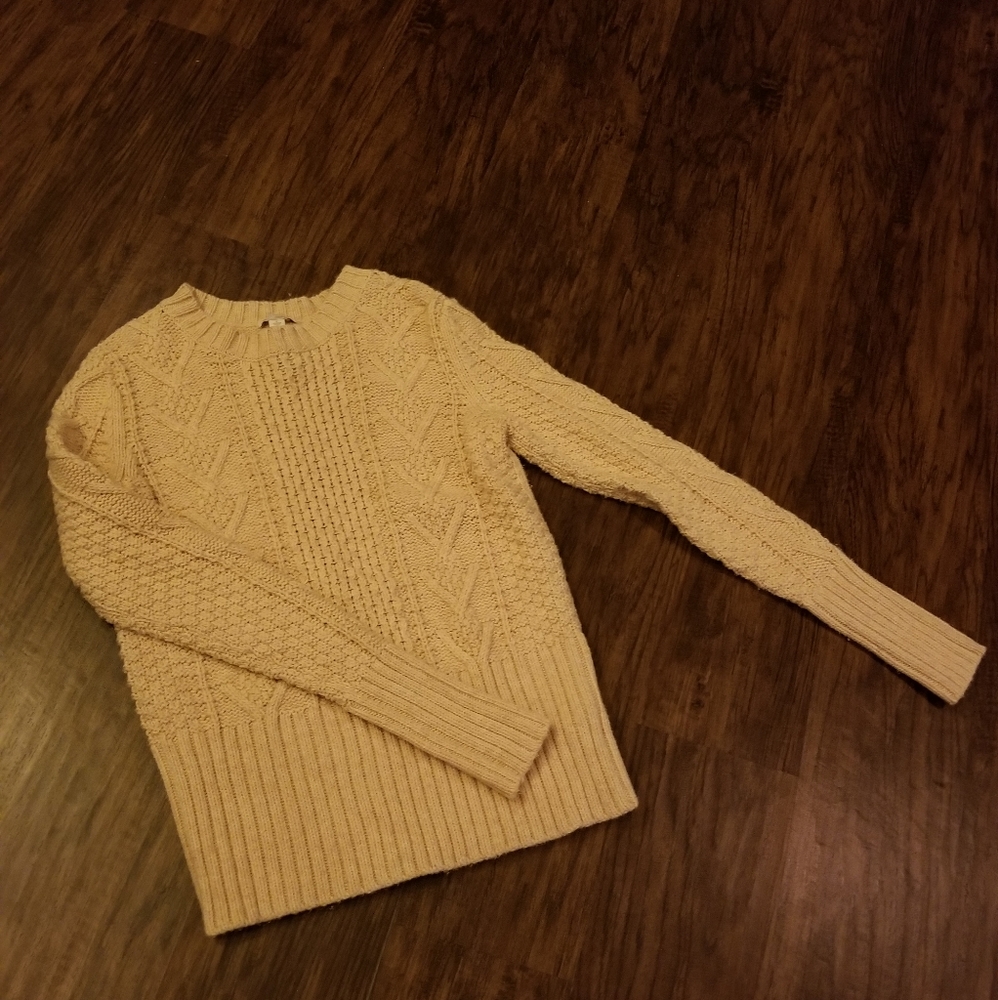 Gap Cable Knit Crewneck Sweater